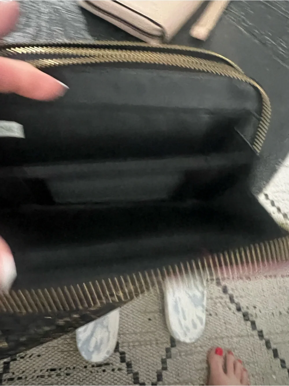 Women’s Patent Pink Zip Wallet